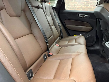 Volvo XC60, 2024г, полный привод, автомат