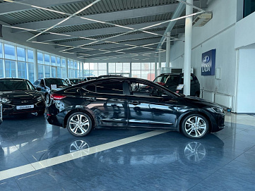 Hyundai Elantra, 2018г, передний привод, автомат
