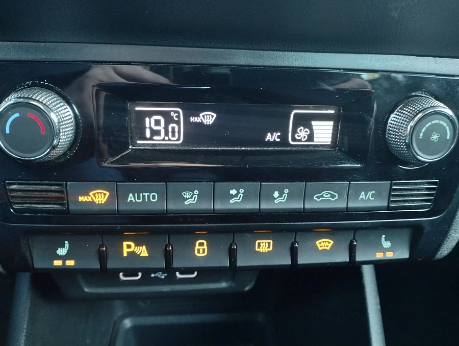 Skoda Rapid, 2021г., передний привод, робот