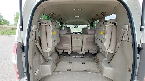 Toyota Noah, 2009г, передний привод, вариатор