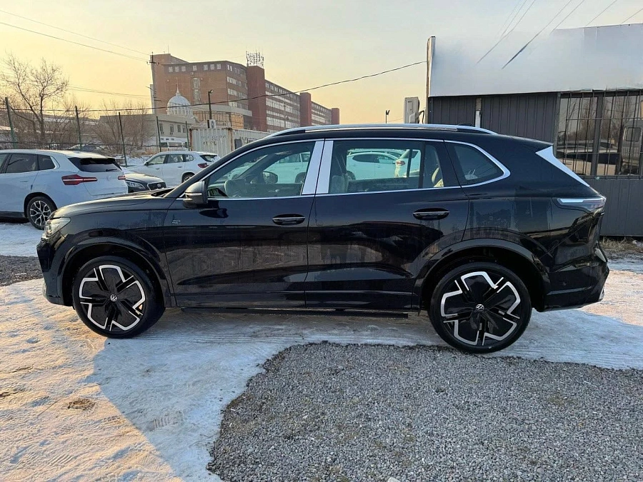 Volkswagen Tiguan, 2025г., полный привод, робот