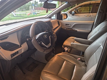 Toyota Sienna, 2016г., полный привод, автомат