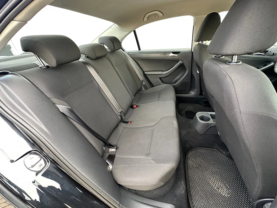 Volkswagen Jetta, 2015г., передний привод, механика