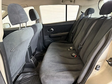Nissan Tiida, 2012г., передний привод, автомат
