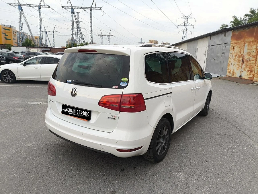 Volkswagen Sharan, 2014г., передний привод, робот