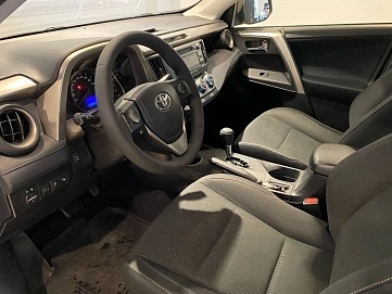 Toyota RAV4, 2015г, передний привод, автомат
