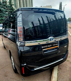 Toyota Voxy, 2017г, передний привод, вариатор