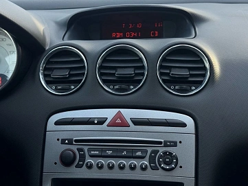 Peugeot 308, 2009г, передний привод, автомат