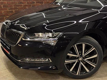 Skoda Superb, 2025г, передний привод, робот