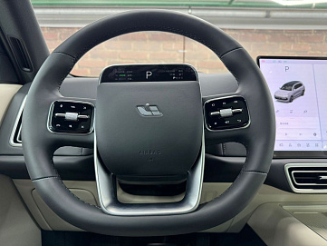 LiXiang L9, 2024г, полный привод, автомат