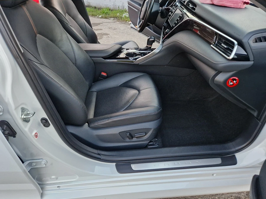 Toyota Camry, 2018г., передний привод, автомат
