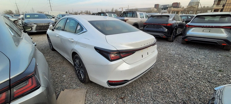 Lexus ES, 2025г., передний привод, вариатор