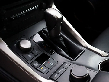 Lexus NX, 2016г, полный привод, вариатор