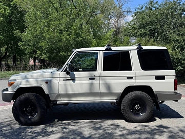 Toyota Land Cruiser, 2022г, полный привод, механика