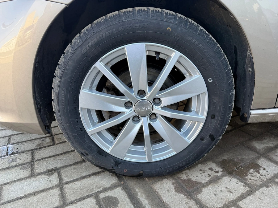 Volkswagen Polo, 2017г., передний привод, механика