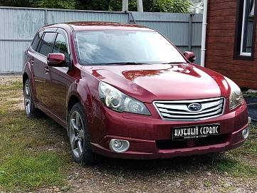 Subaru Outback, 2010г, полный привод, вариатор