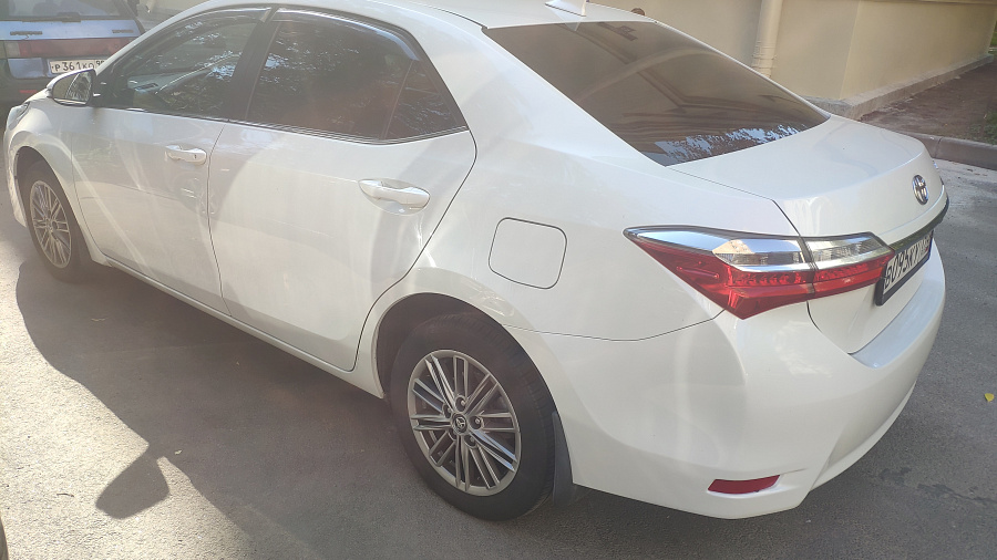 Toyota Corolla, 2018г., передний привод, вариатор