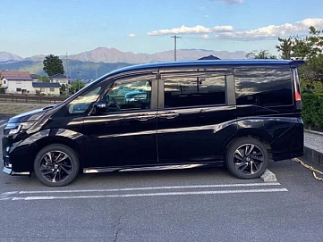 Honda Stepwgn, 2018г, полный привод, вариатор