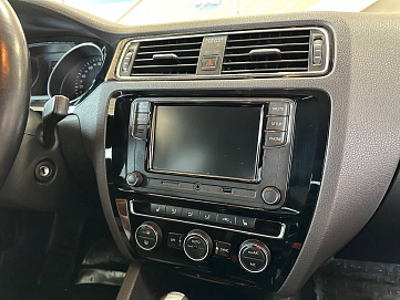 Volkswagen Jetta, 2015г, передний привод, робот