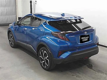 Toyota C-HR, 2017г, полный привод, вариатор