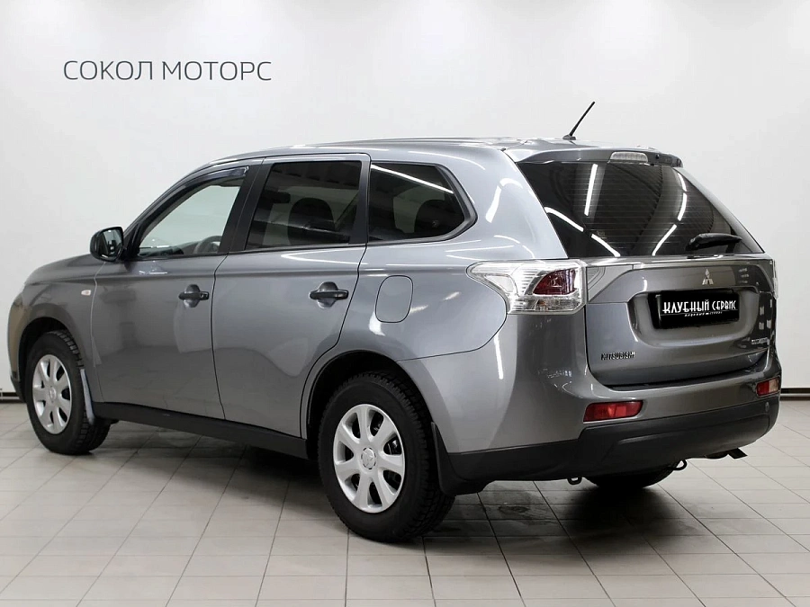 Mitsubishi Outlander, 2013г., передний привод, вариатор
