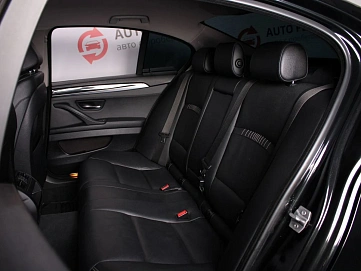 BMW 5 серии, 2015г., задний привод, автомат