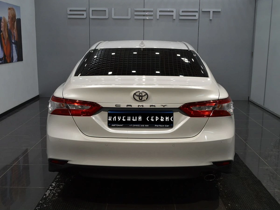 Toyota Camry, 2021г., передний привод, автомат