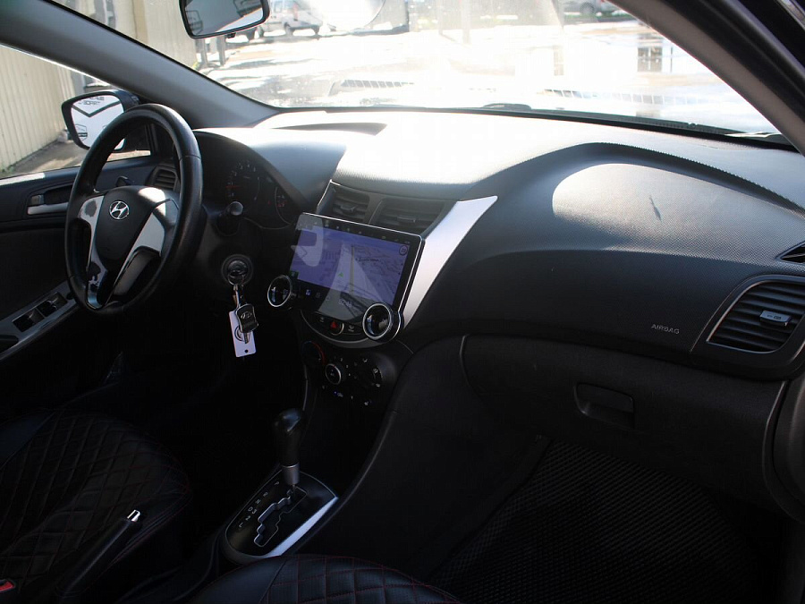 Hyundai Solaris, 2011г., передний привод, автомат
