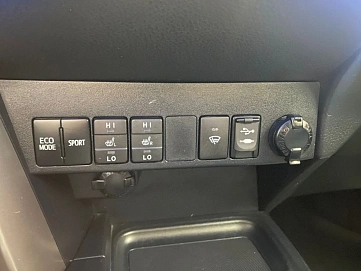 Toyota RAV4, 2016г, передний привод, вариатор