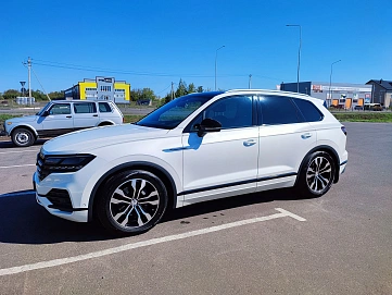 Volkswagen Touareg, 2020г, полный привод, автомат