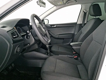 Volkswagen Polo, 2020г, передний привод, механика