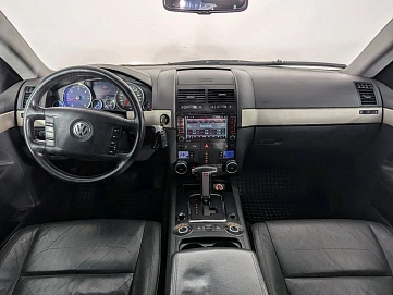 Volkswagen Touareg, 2009г, полный привод, автомат