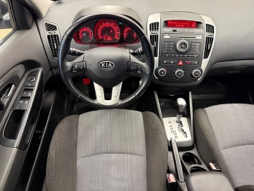 Kia Ceed, 2012г., передний привод, автомат