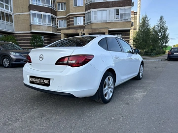 Opel Astra, 2012г, передний привод, механика