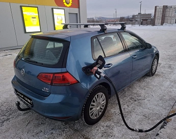 Volkswagen Golf, 2013г, передний привод, механика