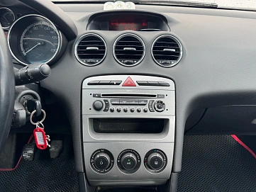 Peugeot 308, 2008г, передний привод, механика
