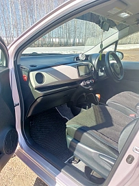 Toyota Vitz, 2012г, передний привод, вариатор