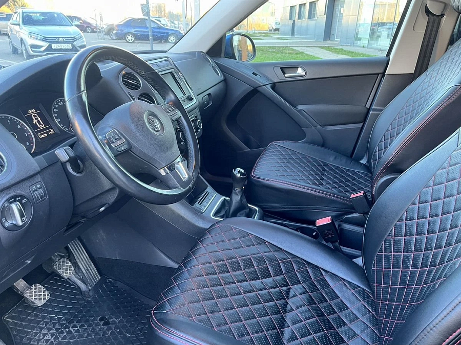 Volkswagen Tiguan, 2011г., передний привод, механика