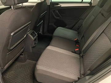Volkswagen Tiguan, 2018г, передний привод, автомат