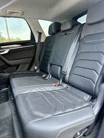 Volkswagen Touareg, 2021г, передний привод, автомат