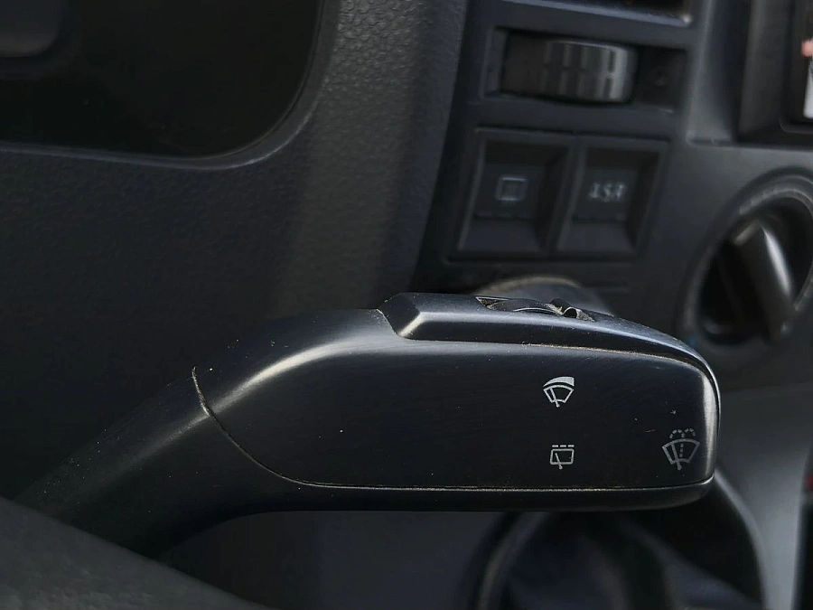 Volkswagen Transporter, 2003г., передний привод, механика