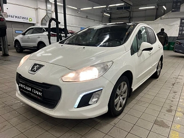 Peugeot 308, 2013г, передний привод, автомат
