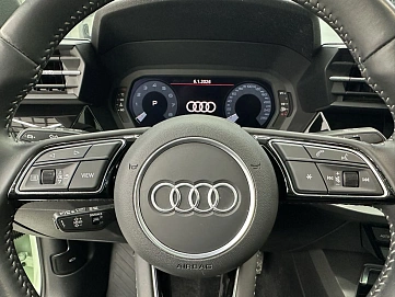 Audi A3, 2022г, передний привод, робот