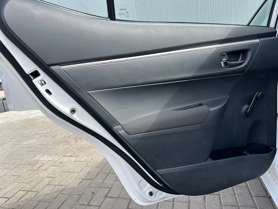 Toyota Corolla, 2013г., передний привод, механика