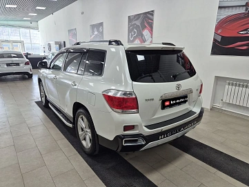 Toyota Highlander, 2011г., полный привод, автомат