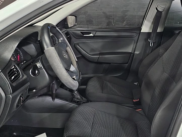 Volkswagen Polo, 2021г, передний привод, автомат