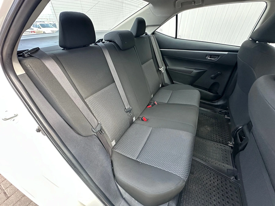 Toyota Corolla, 2013г., передний привод, механика