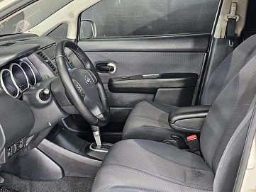 Nissan Tiida, 2008г, передний привод, автомат