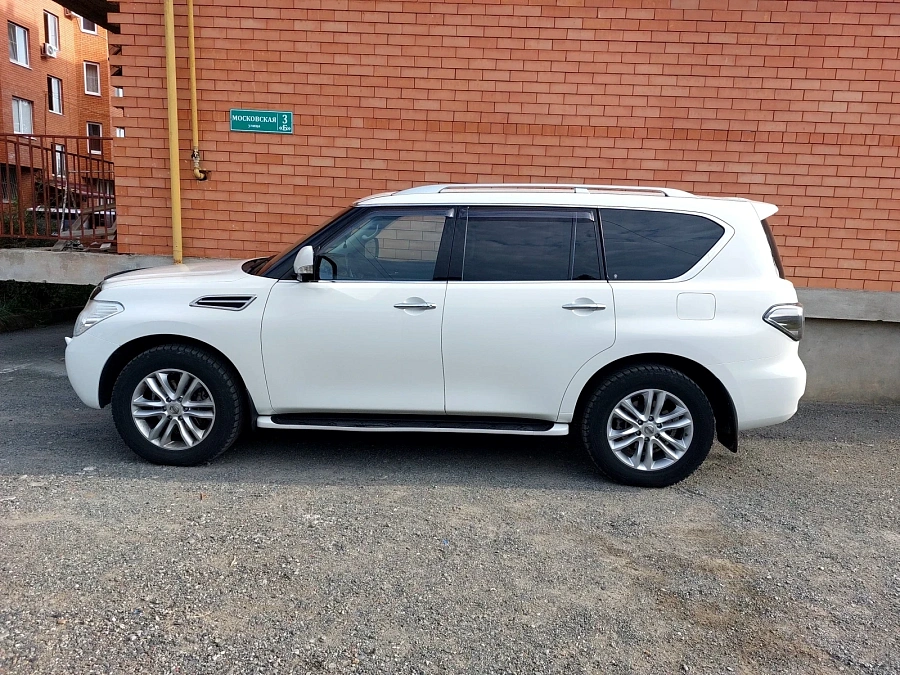 Nissan Patrol, 2011г., полный привод, автомат