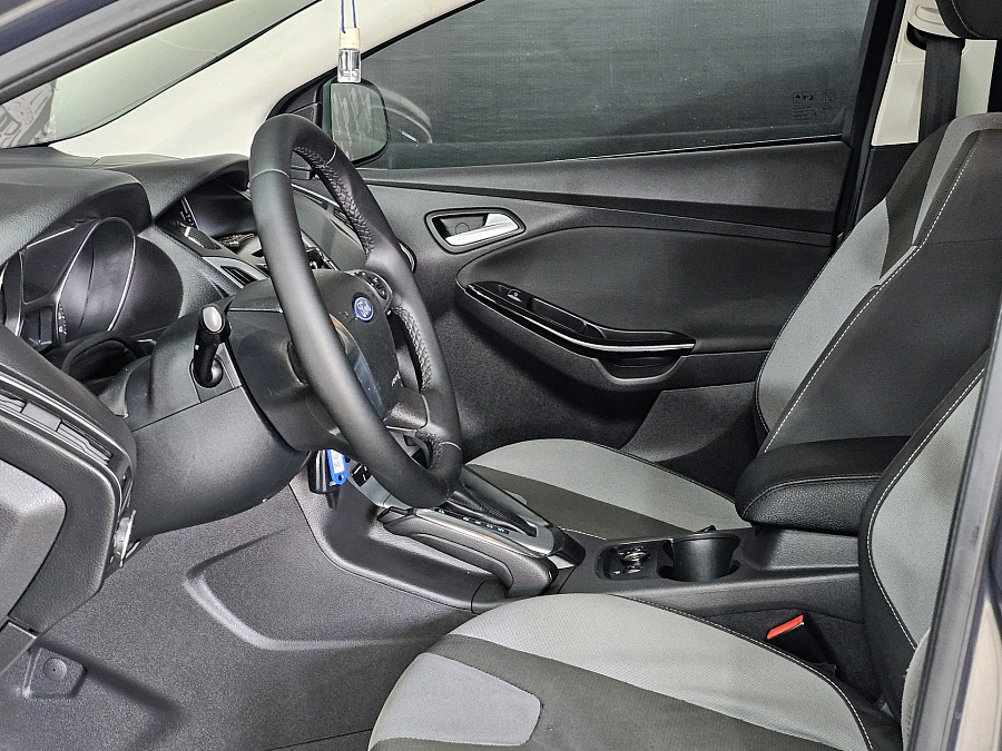 Ford Focus, 2011г., передний привод, робот